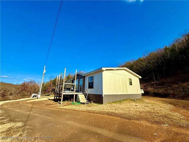 19267 Twin Pines Lane, Howe, OK 74940