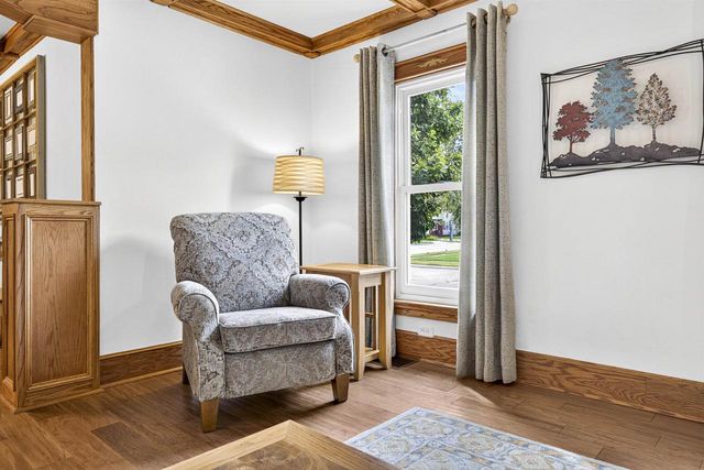 582 OAK STREET, Neenah, WI 54956