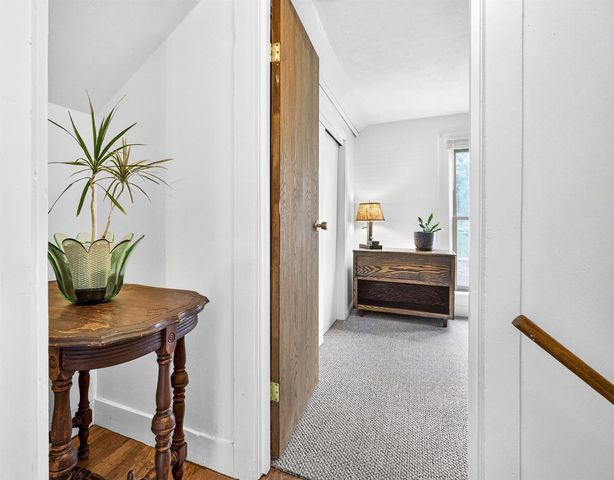 582 OAK STREET, Neenah, WI 54956