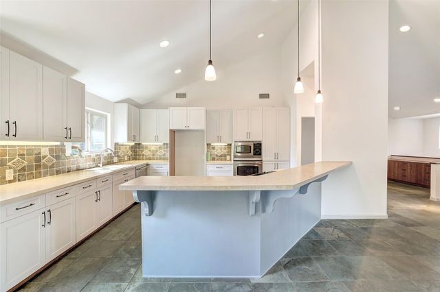 2905 Ticonderoga CV, Lago Vista, TX 78645
