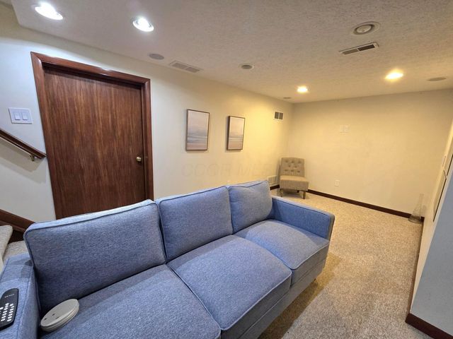3860 Ramblehurst Road, Columbus, OH 43221
