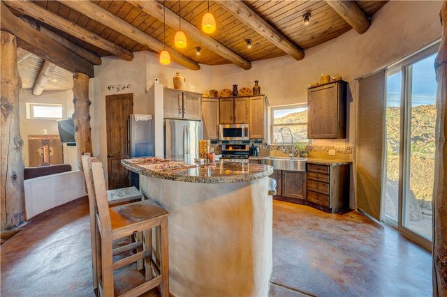 17445 S La Cienega Ranch Road, Yucca, AZ 86438