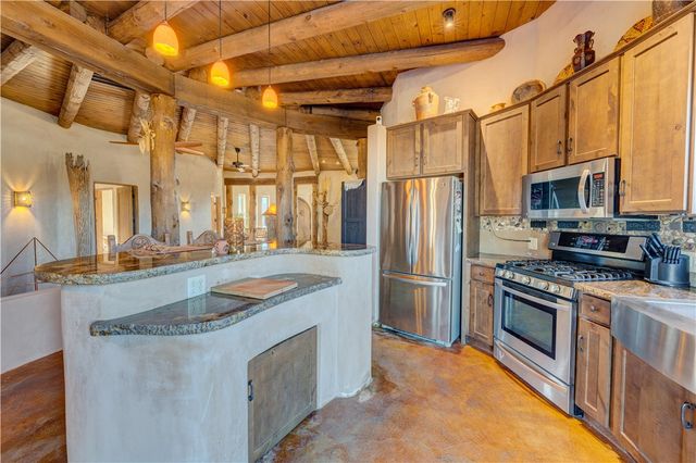 17445 S La Cienega Ranch Road, Yucca, AZ 86438