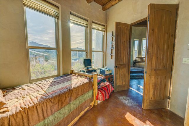 17445 S La Cienega Ranch Road, Yucca, AZ 86438