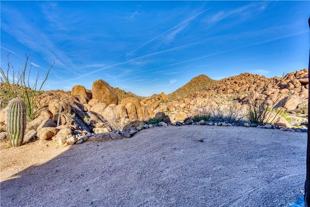 17445 S La Cienega Ranch Road, Yucca, AZ 86438