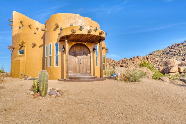 17445 S La Cienega Ranch Road, Yucca, AZ 86438