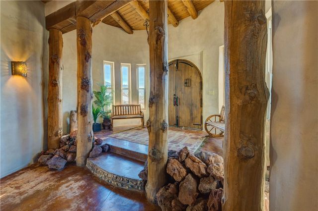 17445 S La Cienega Ranch Road, Yucca, AZ 86438