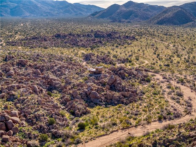 17445 S La Cienega Ranch Road, Yucca, AZ 86438