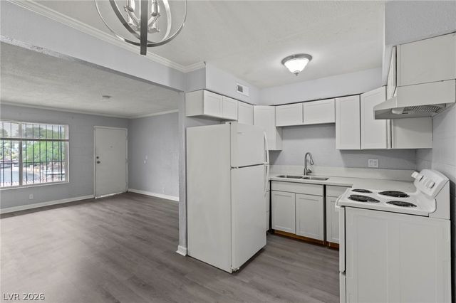 555 South Royal Crest Circle 9, Las Vegas, NV 89169