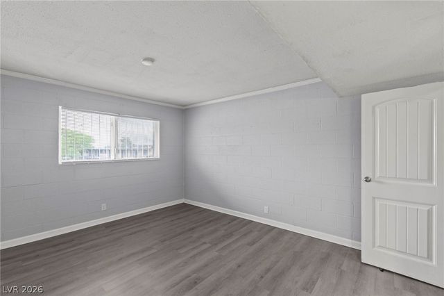 555 South Royal Crest Circle 9, Las Vegas, NV 89169