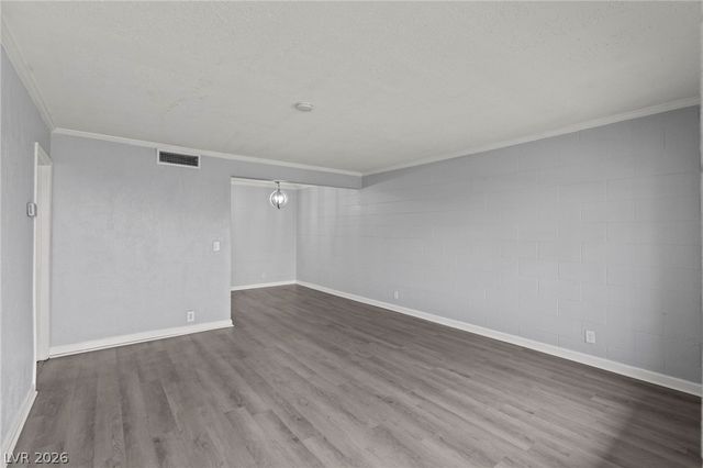 555 South Royal Crest Circle 9, Las Vegas, NV 89169