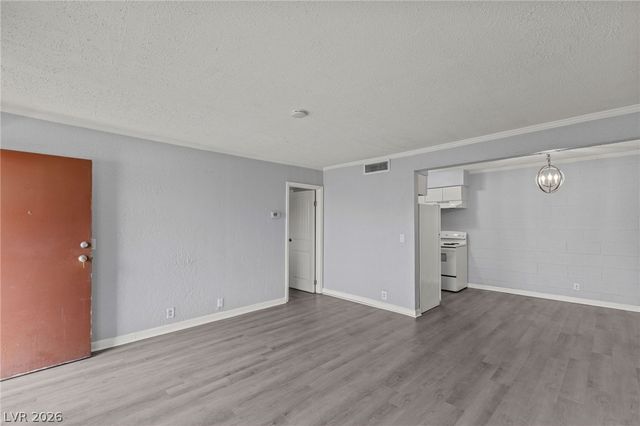555 South Royal Crest Circle 9, Las Vegas, NV 89169
