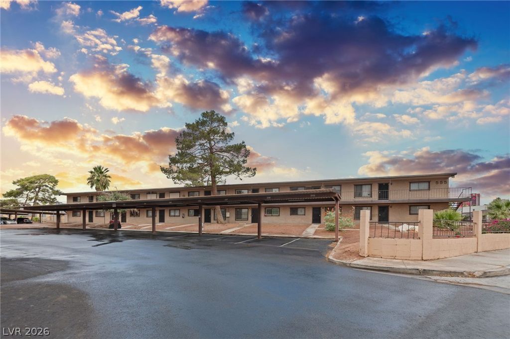 555 South Royal Crest Circle 9, Las Vegas, NV 89169
