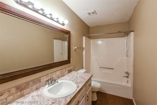 910 James Street, Roland, OK 74954