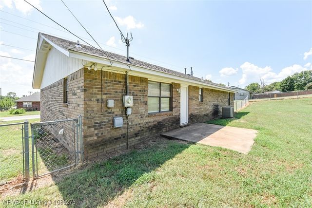 910 James Street, Roland, OK 74954