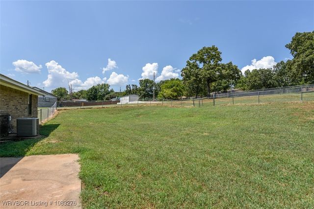 910 James Street, Roland, OK 74954