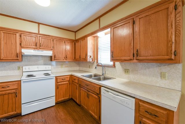 910 James Street, Roland, OK 74954