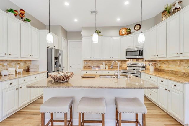 9005 Houndslake Court, Port St Lucie, FL 34986