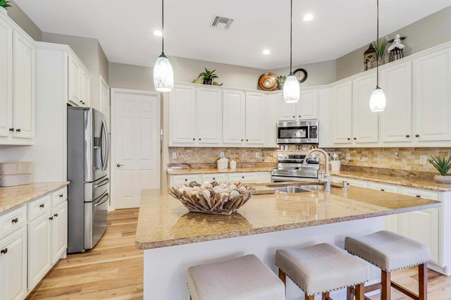 9005 Houndslake Court, Port St Lucie, FL 34986