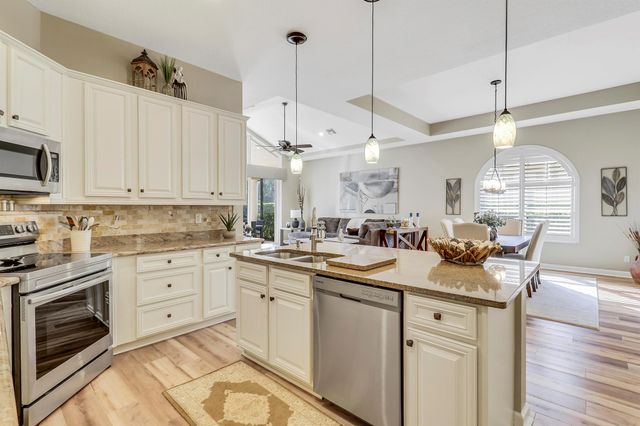 9005 Houndslake Court, Port St Lucie, FL 34986