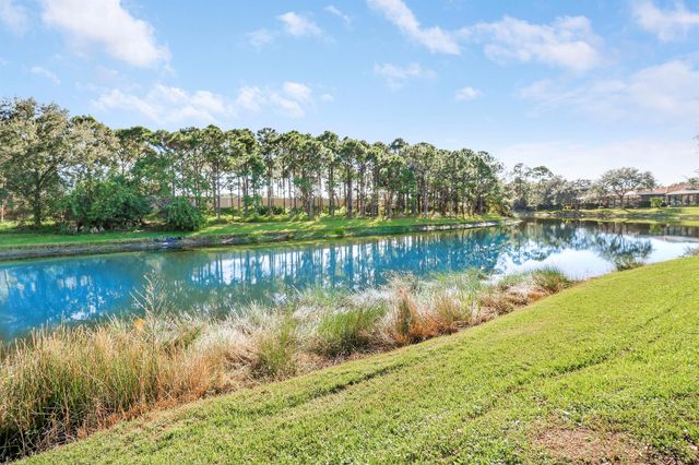 9005 Houndslake Court, Port St Lucie, FL 34986