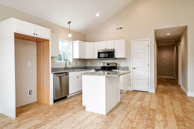 123 Lindon Street, Benton, TN 37307