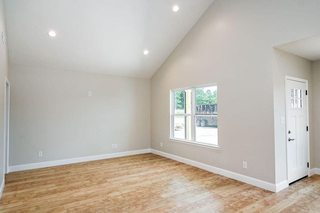 123 Lindon Street, Benton, TN 37307