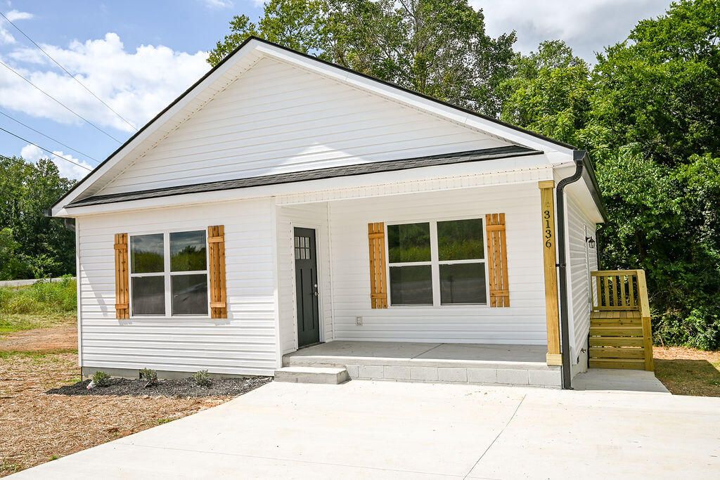 123 Lindon Street, Benton, TN 37307