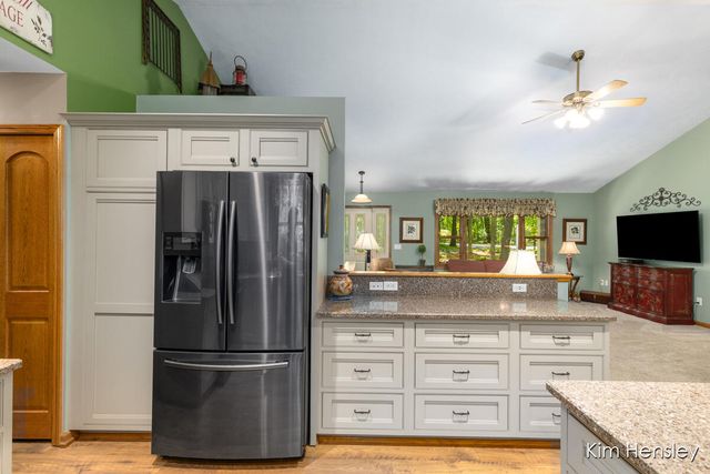 8160 Oakview Ridge Drive, Rockford, MI 49341