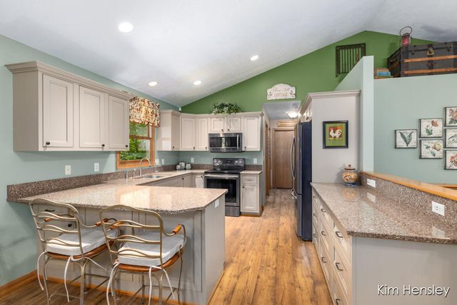 8160 Oakview Ridge Drive, Rockford, MI 49341