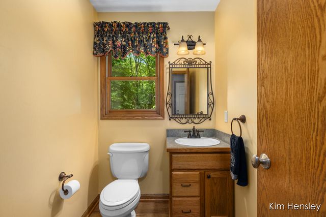 8160 Oakview Ridge Drive, Rockford, MI 49341