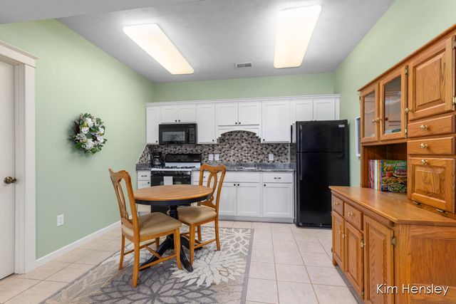 8160 Oakview Ridge Drive, Rockford, MI 49341