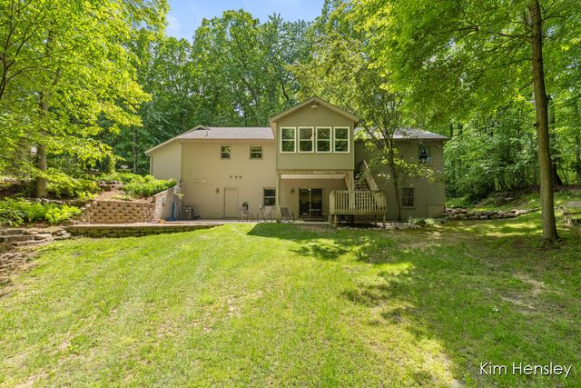 8160 Oakview Ridge Drive, Rockford, MI 49341