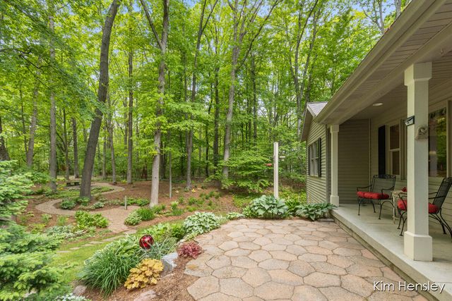 8160 Oakview Ridge Drive, Rockford, MI 49341