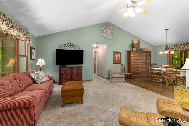 8160 Oakview Ridge Drive, Rockford, MI 49341