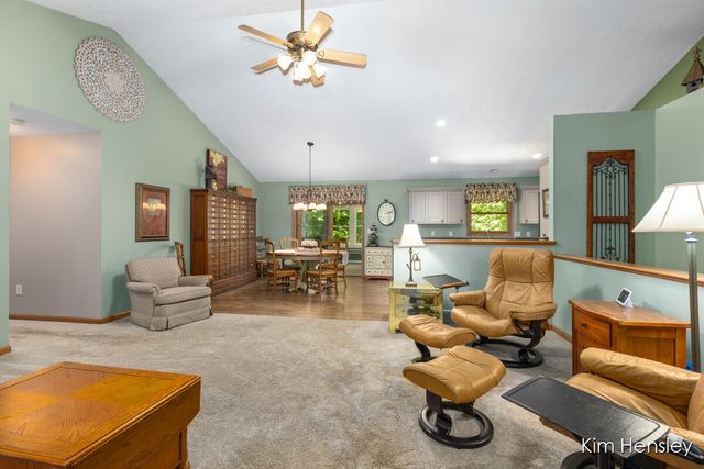 8160 Oakview Ridge Drive, Rockford, MI 49341