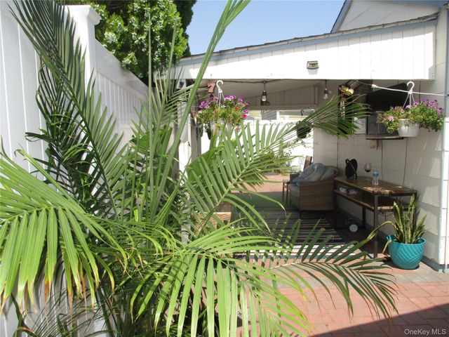 835 Washington Avenue, Westbury, NY 11590