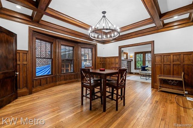 712 Chalmers Street, Detroit, MI 48215