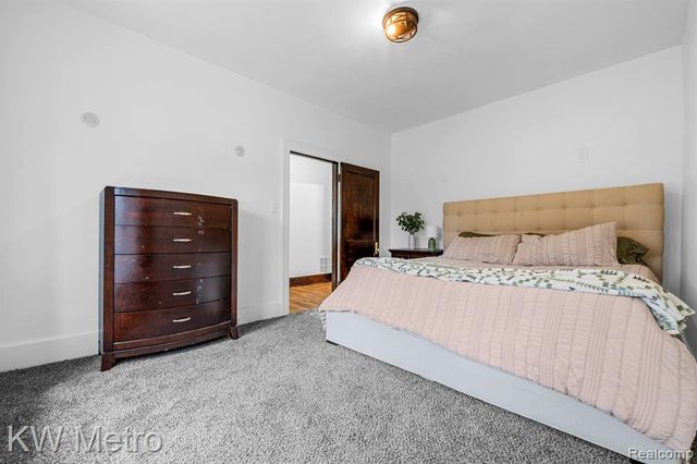 712 Chalmers Street, Detroit, MI 48215