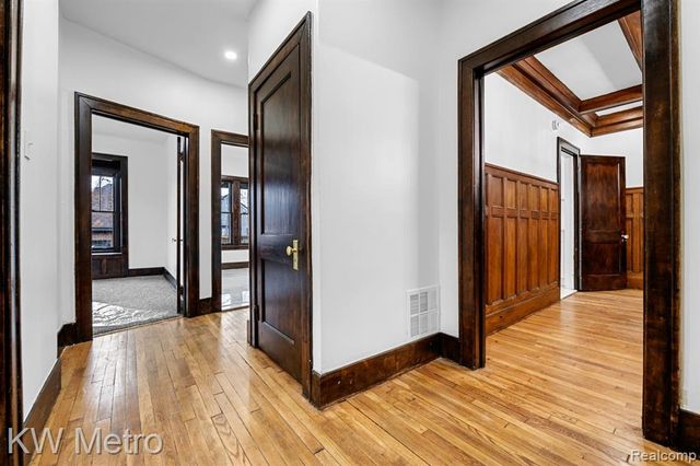 712 Chalmers Street, Detroit, MI 48215