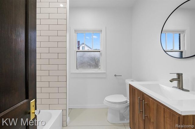 712 Chalmers Street, Detroit, MI 48215