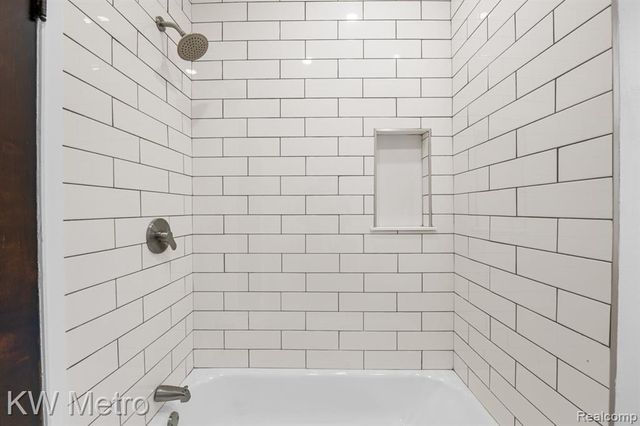 712 Chalmers Street, Detroit, MI 48215