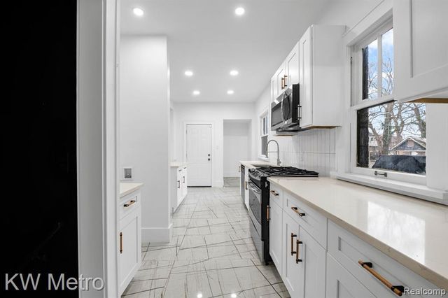 712 Chalmers Street, Detroit, MI 48215