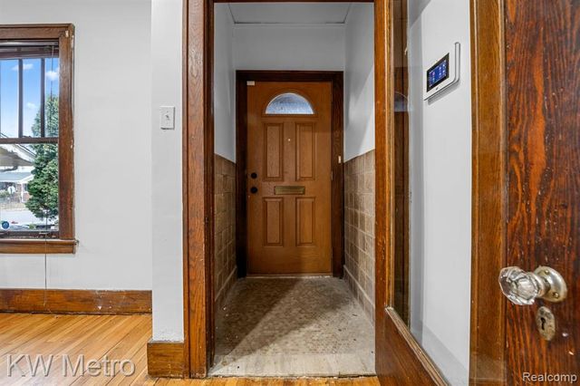 712 Chalmers Street, Detroit, MI 48215