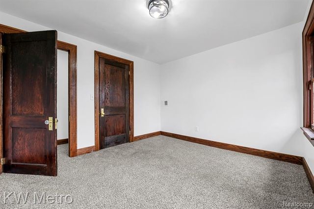 712 Chalmers Street, Detroit, MI 48215