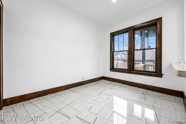 712 Chalmers Street, Detroit, MI 48215