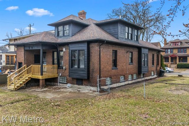712 Chalmers Street, Detroit, MI 48215