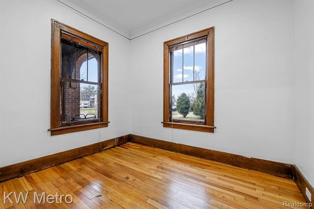 712 Chalmers Street, Detroit, MI 48215