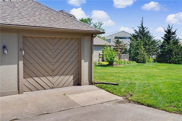 4217 Wimbledon Drive, Lawrence, KS 66047
