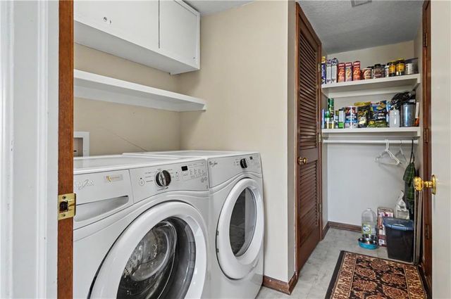 4217 Wimbledon Drive, Lawrence, KS 66047